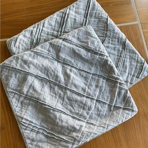 Crate & Barrel 20"x20" Theta Pillow Cases in Gray